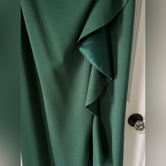 Dark green stunning formal dress, perfect for mother of the bride or groom! - Picture 6 of 9